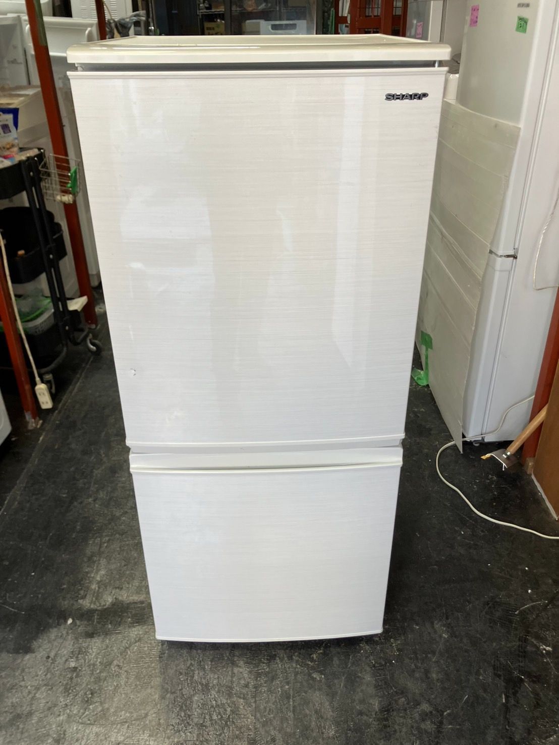 中古】大阪引取限定 SHARP SJ-D14E-W 冷蔵庫 137L 2019年製 - メルカリ