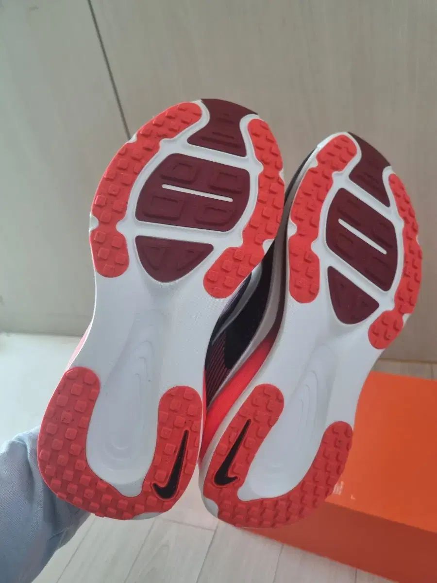 ♥ NIKE ナイキ ズーム ボメロ 18 ランニング スニーカー 270