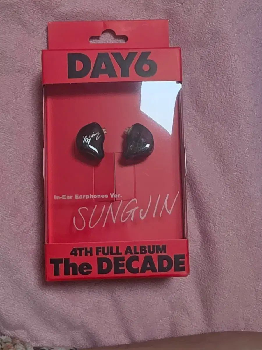 新品未開封 トレカ付き DAY6 The DECADE イヤホン SUNGJIN 新品未開封 トレカ付 DAY6 The DECADE イヤホン SUNGJIN