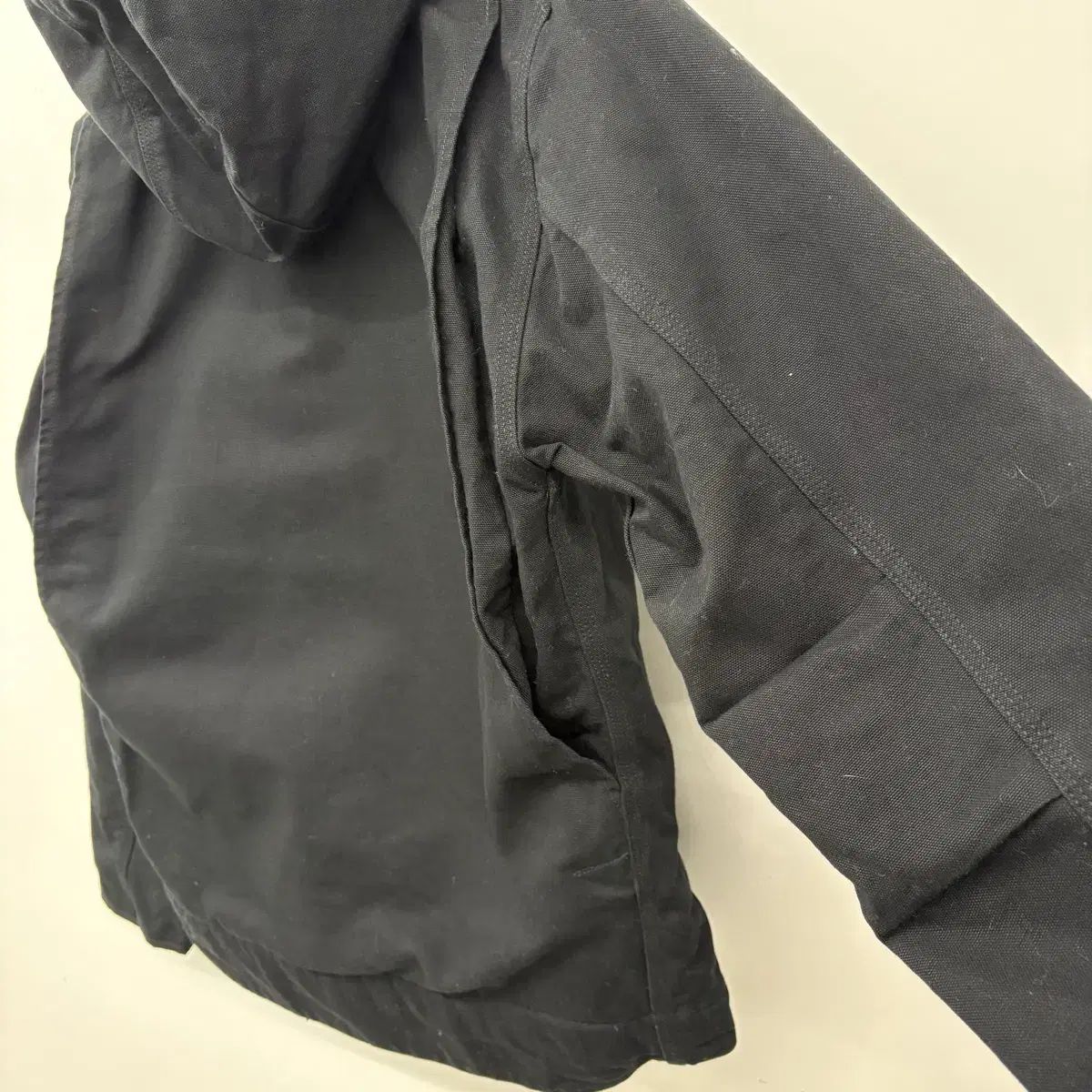 Carhartt カーハート ブラック フード ウォーク ジャケット 下/S Carhartt（カーハート） 並行輸入品 カーハートB11 Washed Duck Work