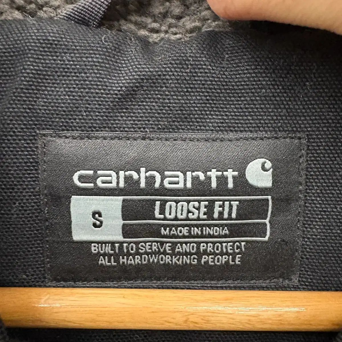 Carhartt カーハート ブラック フード ウォーク ジャケット 下/S Carhartt（カーハート） 並行輸入品 カーハートB11 Washed Duck Work