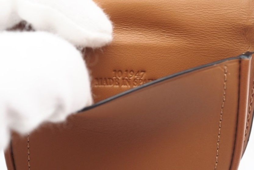 ☆3日以内返品可☆ 極美品 LOEWE ロエベ アナグラム ヒールポーチ ミニ