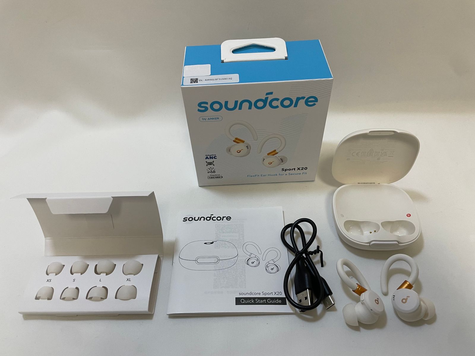 ○ Anker ワイヤレスイヤホン Sport X20 ホワイト 耳掛け/カナル型