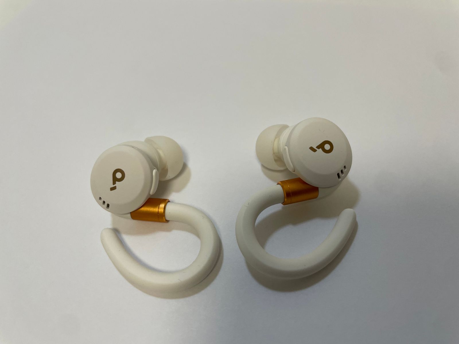 ○ Anker ワイヤレスイヤホン Sport X20 ホワイト 耳掛け/カナル型