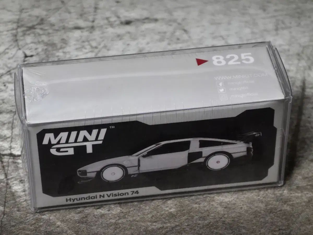 MINI GT 825番 HYUNDAI N Vision 74