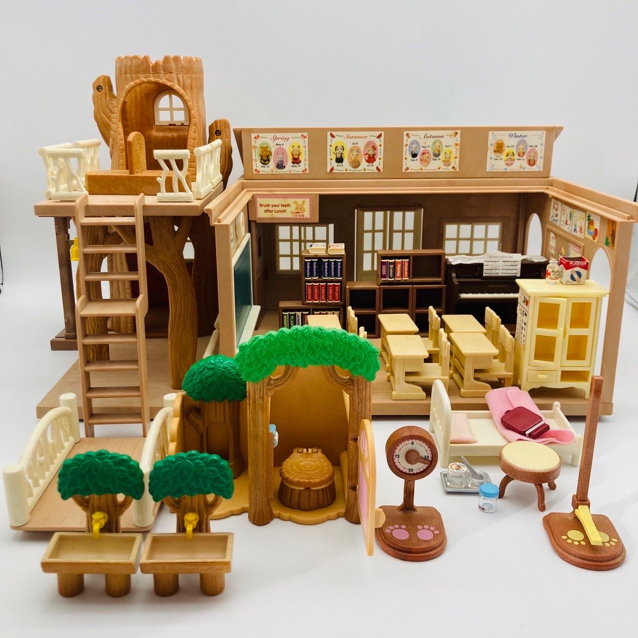 中古 シルバニアファミリー シルバニア森の学校 どきどき保健室