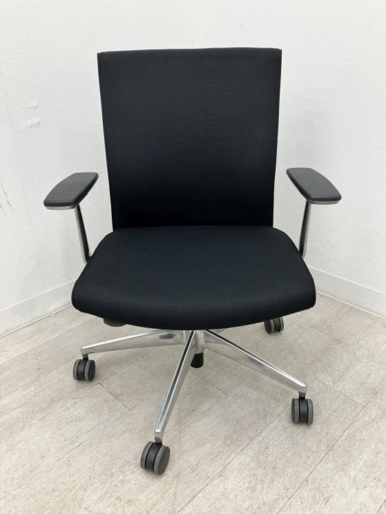  品 コクヨ 固定肘付プントチェア CR GA2441 ブラック デザイナーズチェア オフィスチェア ワークチェア 椅子 チェア