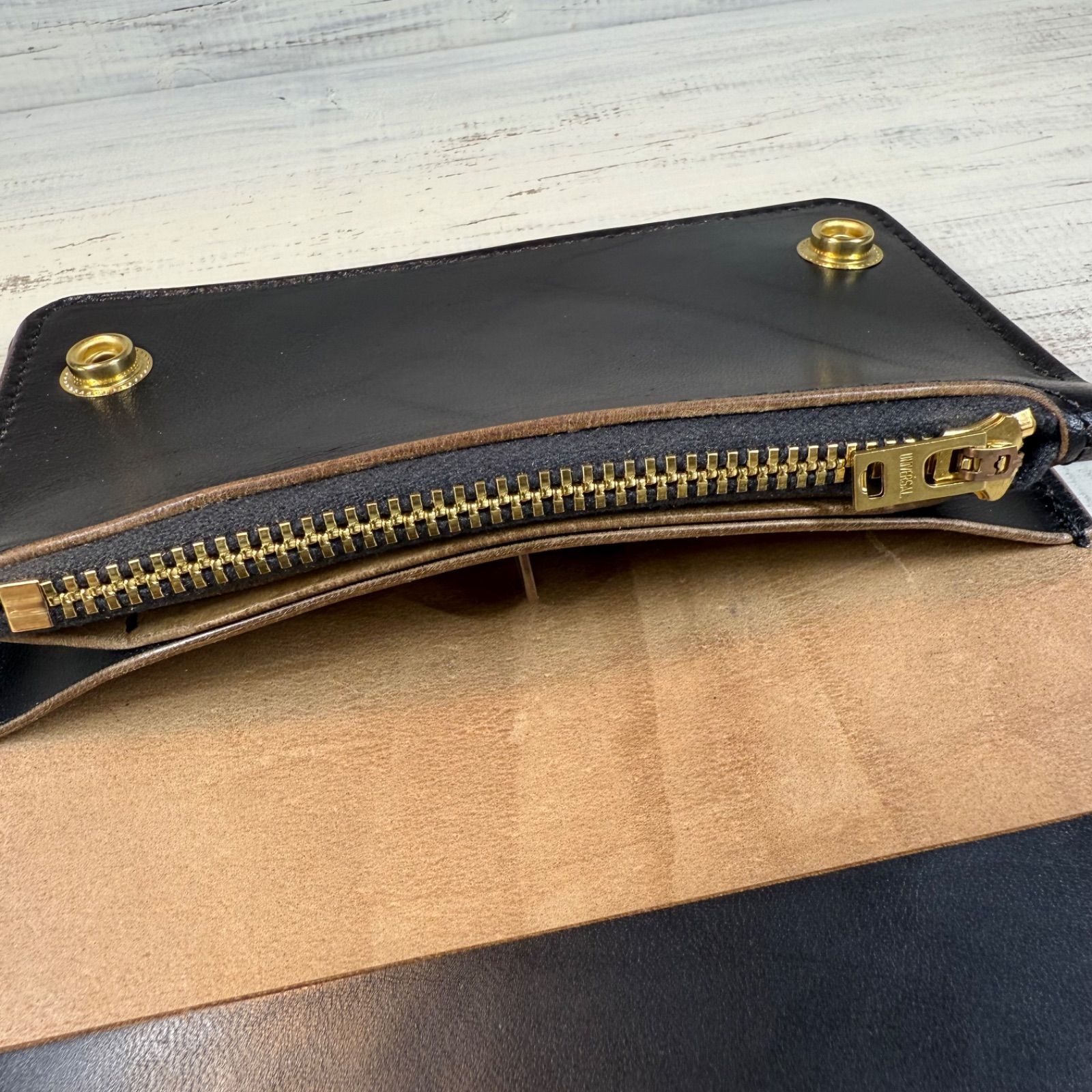 トラッカーウォレット ミドル 2層】ホースバット ゴールド universal