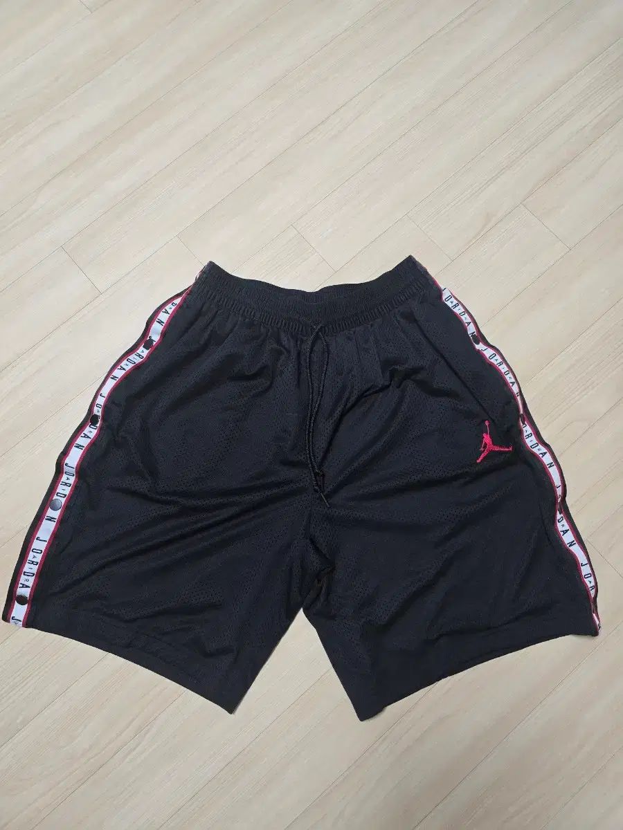 ナイキ ジョーダン スナップ ボタン バスケット ハーフパンツ ブラック