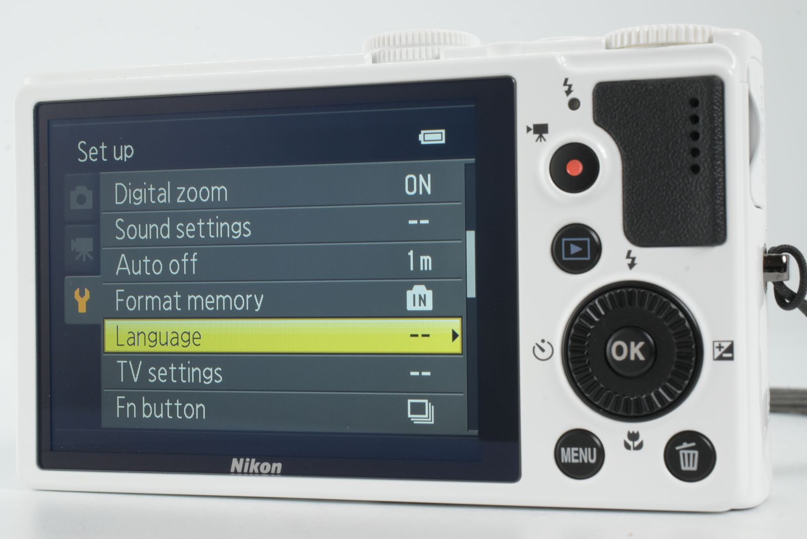 美品】Nikon Coolpix P310 White Compact Digital Camera 16.1MP