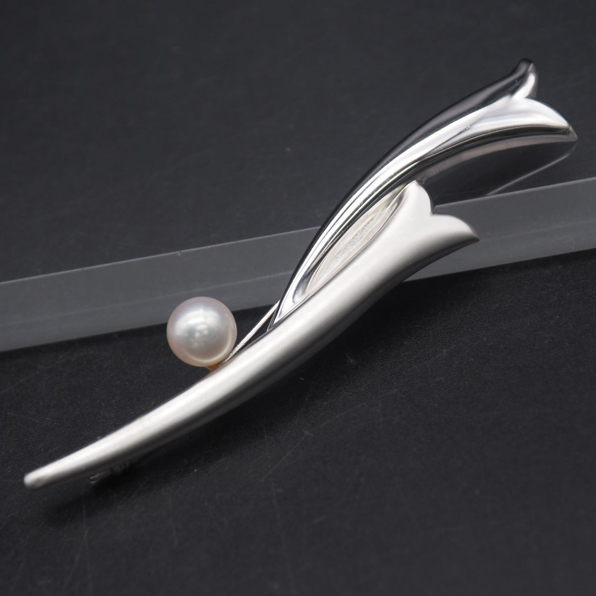 L093 本真珠 8mm珠 パール SILVER925刻印 ブローチ デザイン シルバー