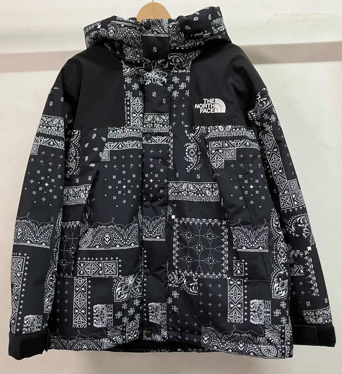 THE NORTH FACE ザノースフェイス テーラードジャケット バンダナ柄 XL NOVELTY ULTIMATE DOWN JACKET ブラック サイズ100(L) ベトナム製