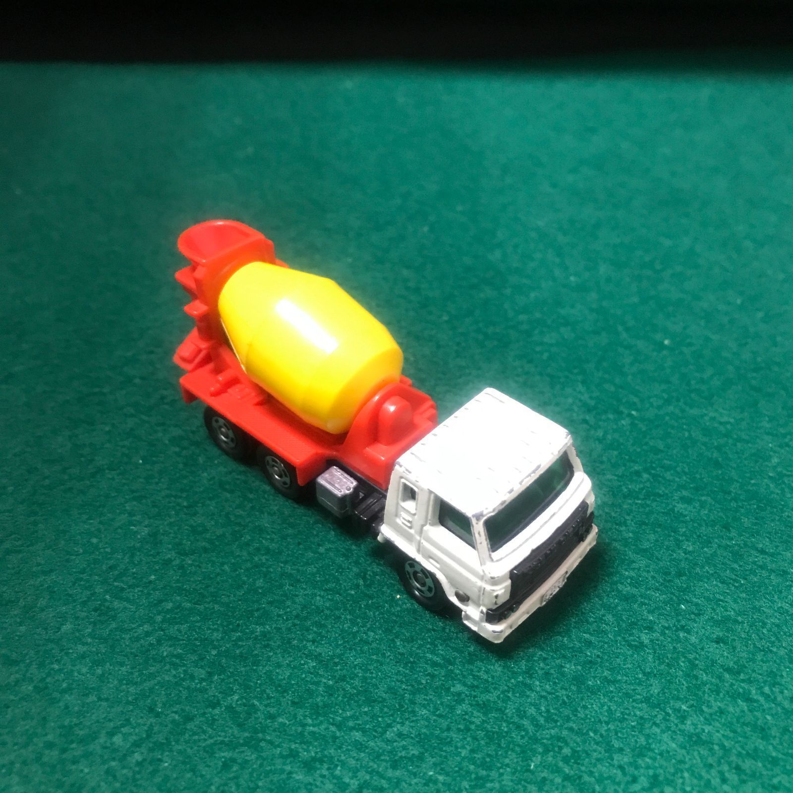 5851 トミカ 日産ディーゼル トラック ミキサー車 NO53 1/100スケール