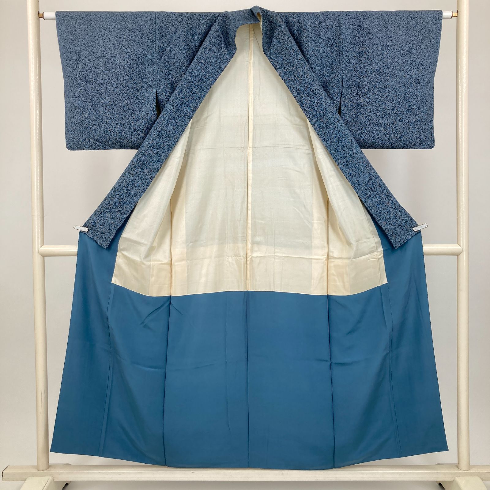 たんす屋 TANSU-YA 着物 リユース着物 小紋 藍色 カジュアル 伊勢型 袷