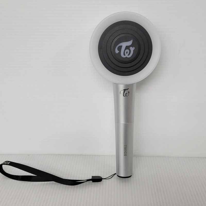 中古美品】 TWICE ペンライト本体のみ 【084-260203-mh-05-izu