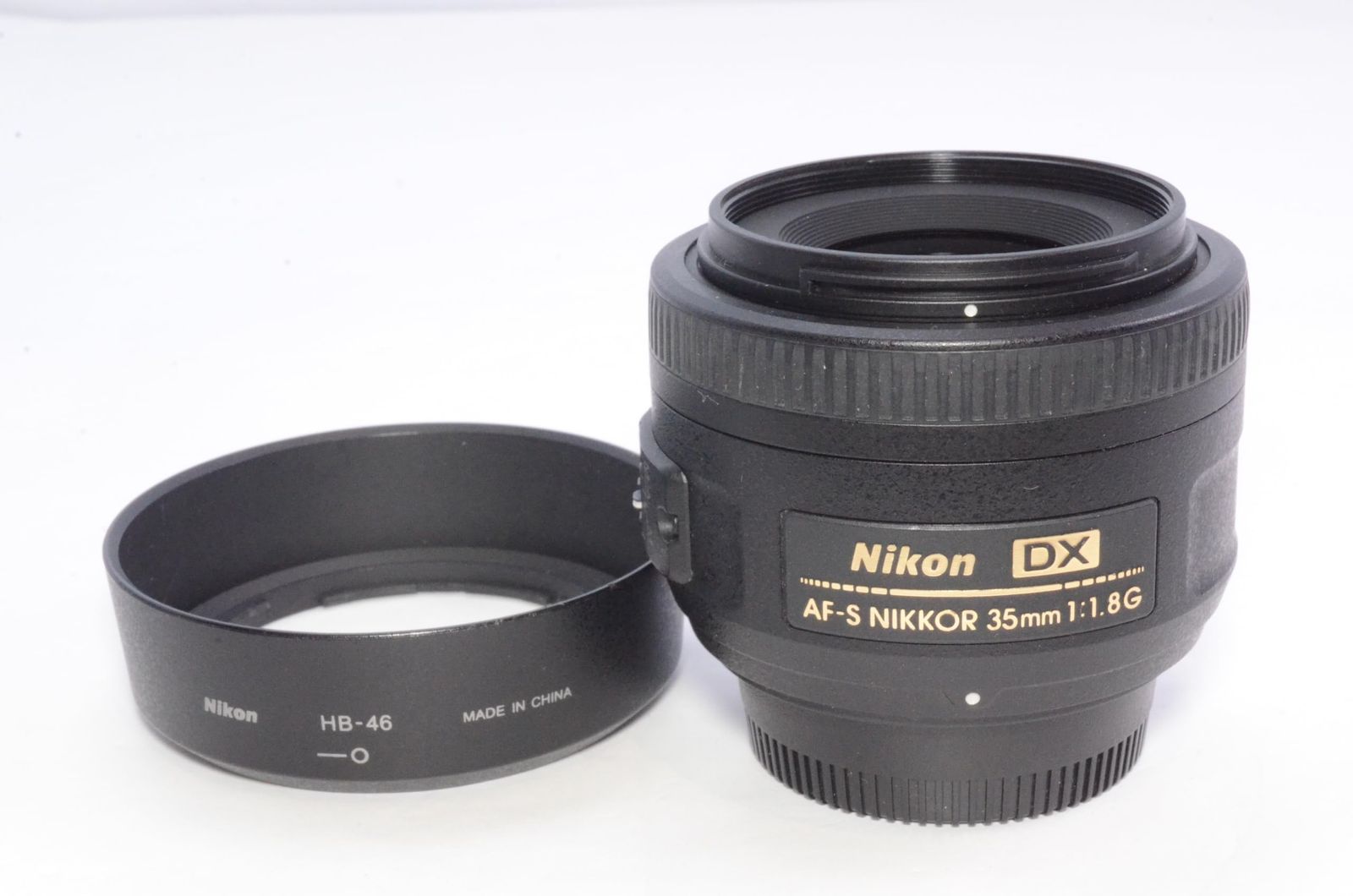 超美品　フィルタ/フード/ニコン AF-S DX NIKKOR 35mm 1.8 レンズフード、フィルターつき】Nikon ニコン AF-S DX NIKKOR 35mm f