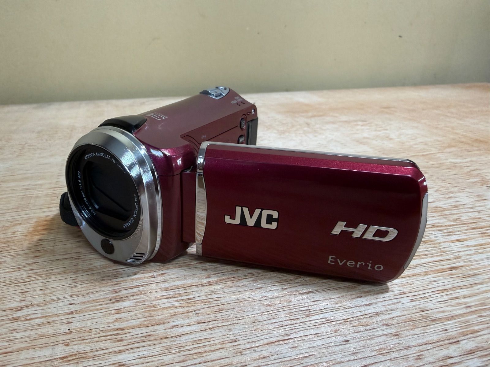 【ジャンク】JVC ビデオカメラ GZ-HM350‐S 充電器付き カメラ 【ジャンク】JVC ビデオカメラ GZ-HM350‐S 充電器付き