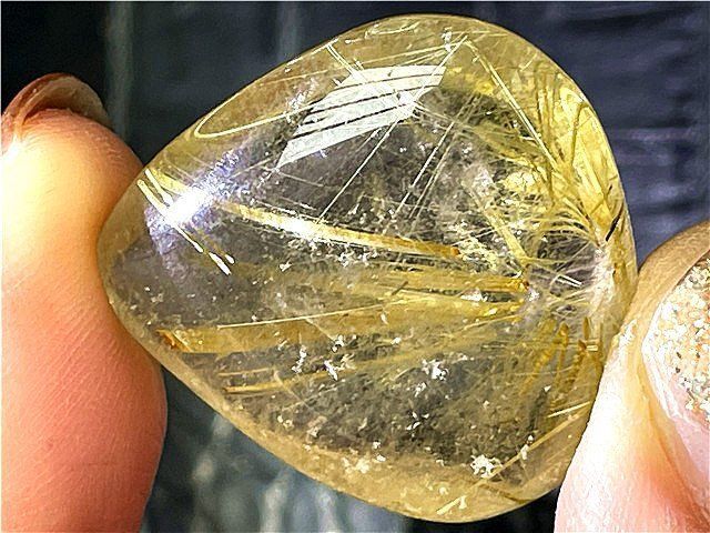 AAA級天然ゴールドルチルクォーツ原石B89P3/78P23D - メルカリ