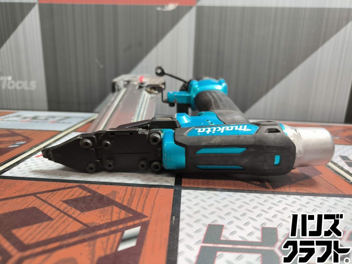 高圧仕上げ釘打ち機