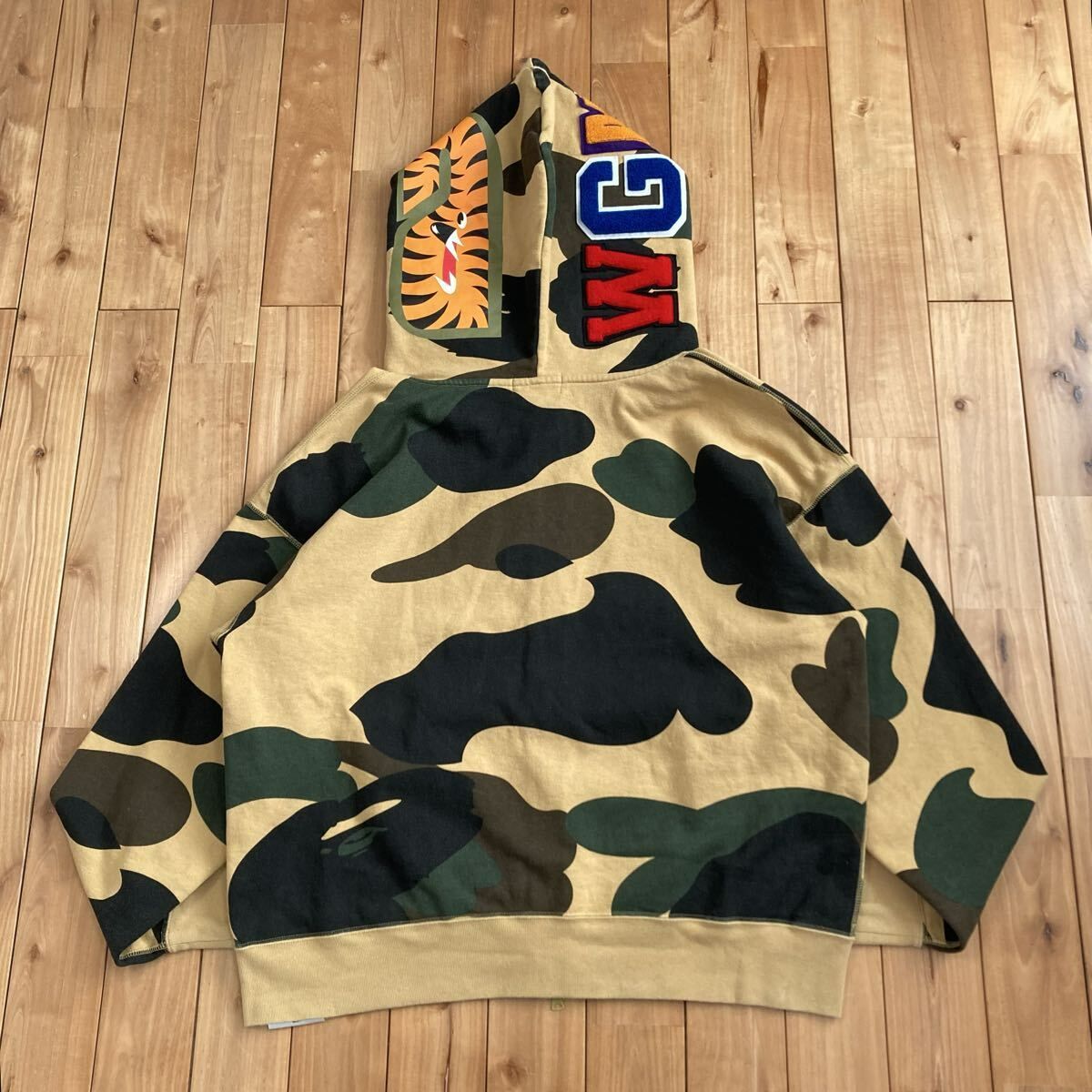 Giant shark full zip hoodie Mサイズ a bathing ape BAPE 1st camo