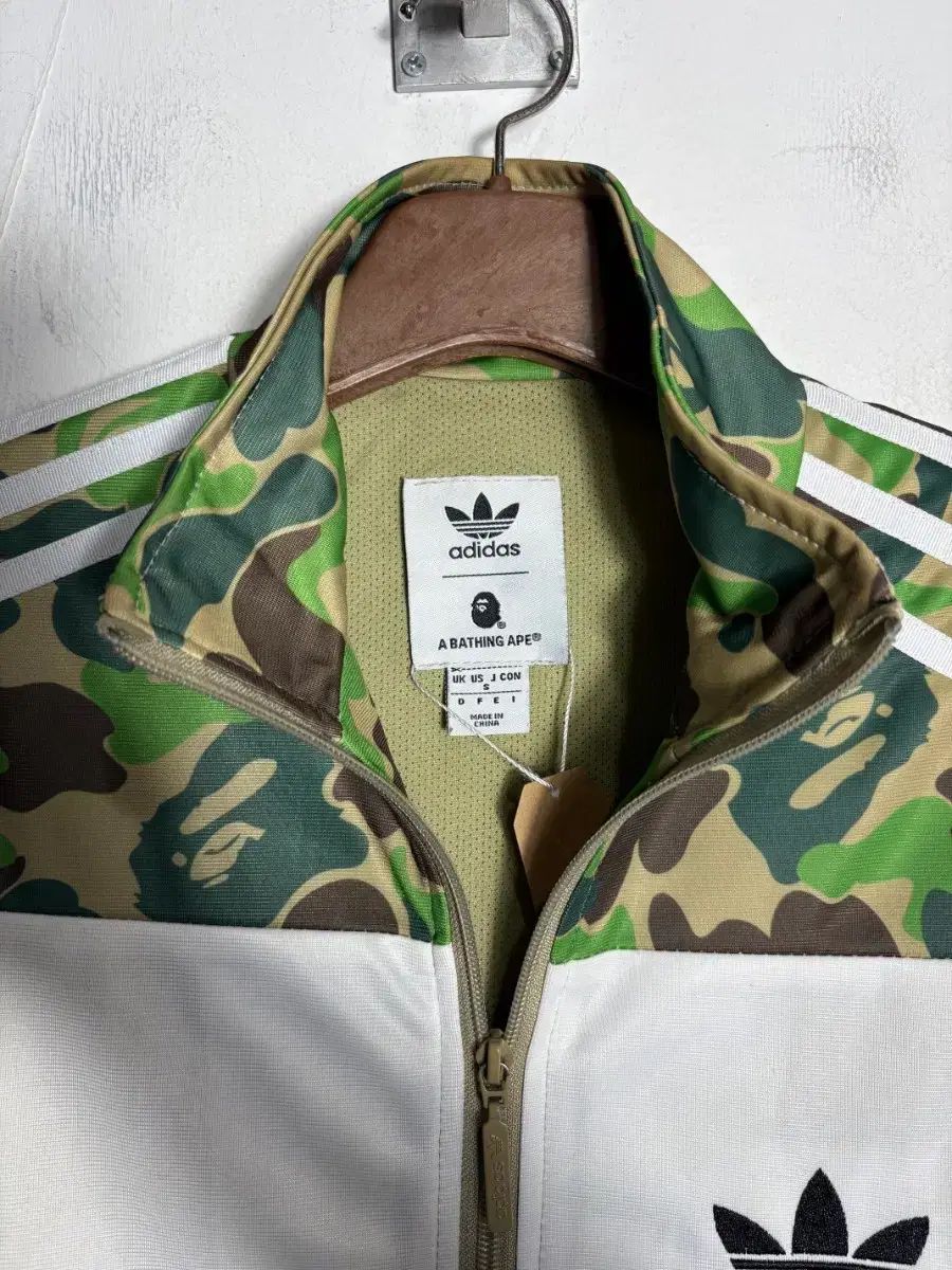 A BATHING APE × adidas カモフラージュ トラックジャージ - メルカリ