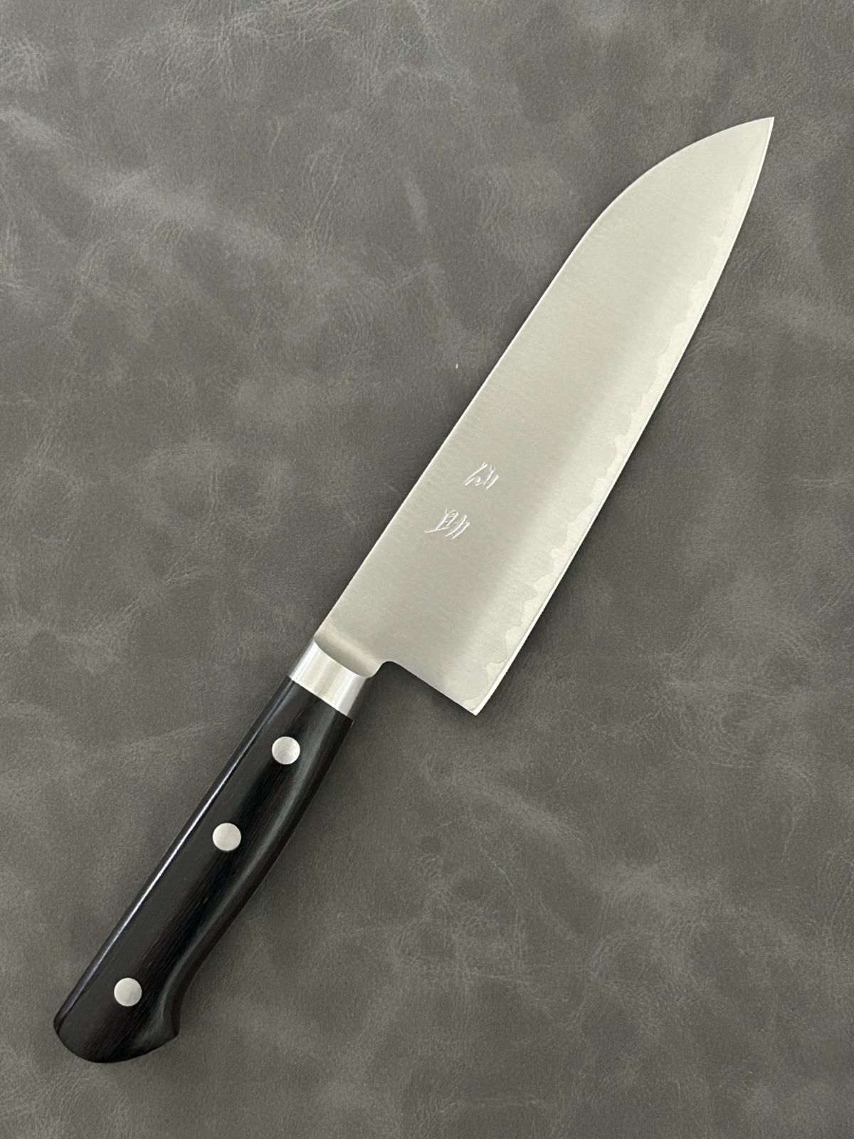 訳あり 仙助 包丁 三徳 三徳包丁 粉末ハイス鋼 170 mm 黒合板柄 11