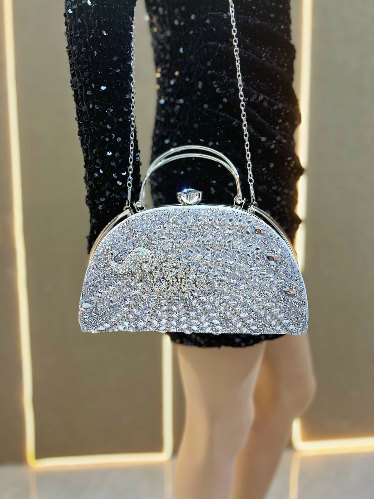 超希少・最新作！】カラーは全5色展開 パーティーバッグ 孔雀 ライン