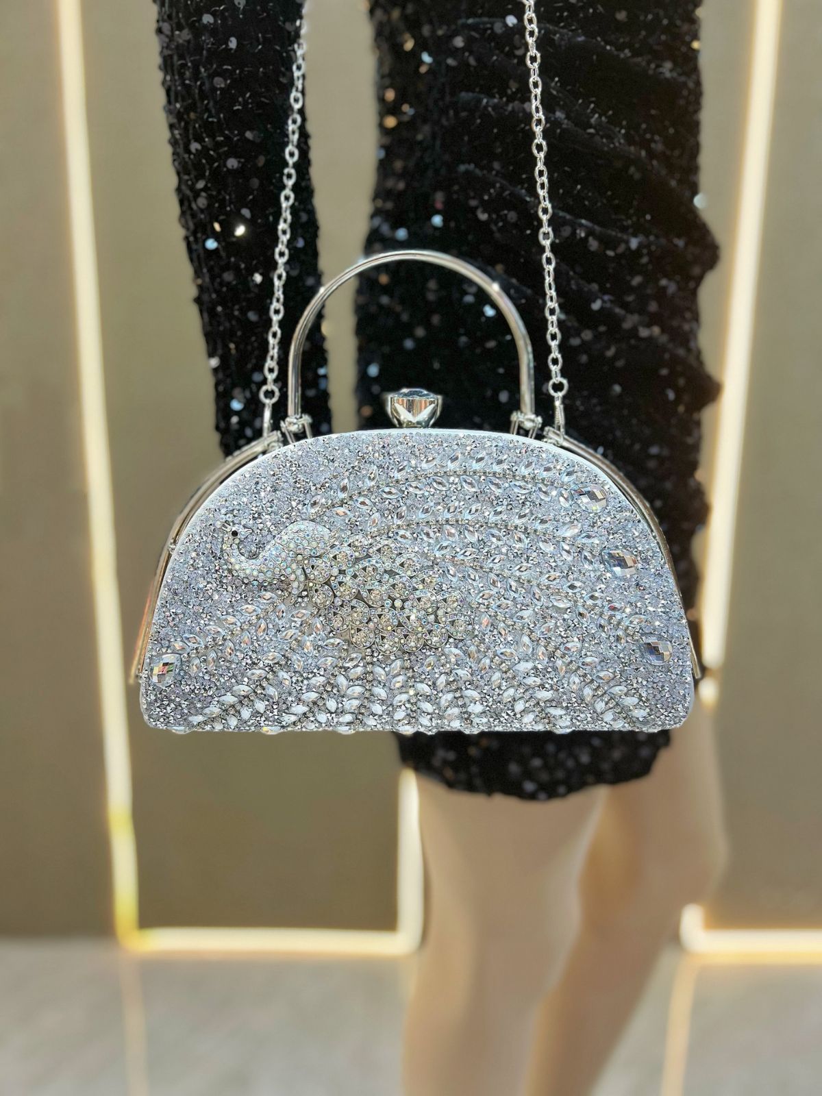 超希少・最新作！】カラーは全5色展開 パーティーバッグ 孔雀 ライン