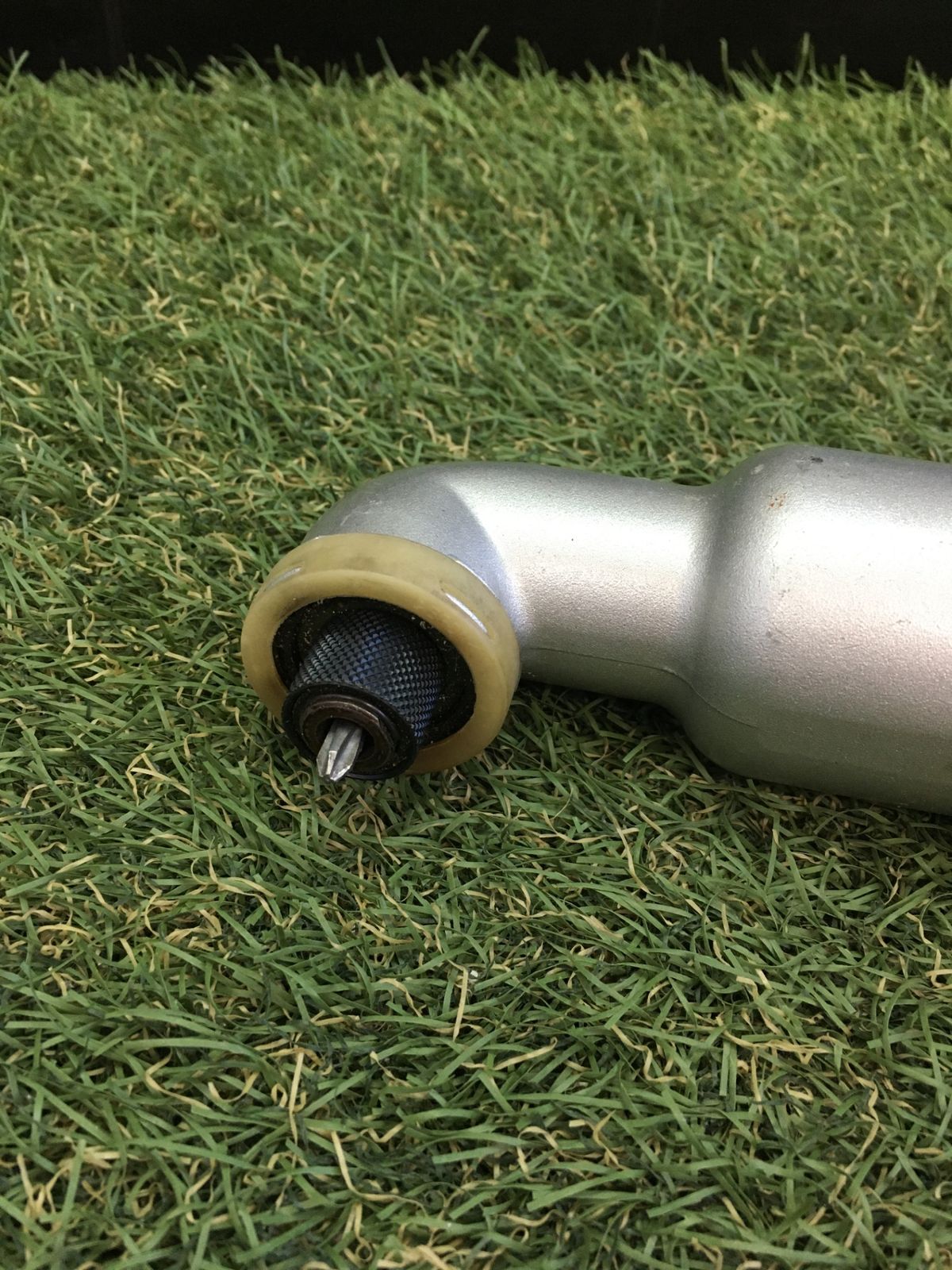 品 0906 makita マキタ 14.4 v充電式アングルインパクトドライバ 本体のみ TL 060 DZ