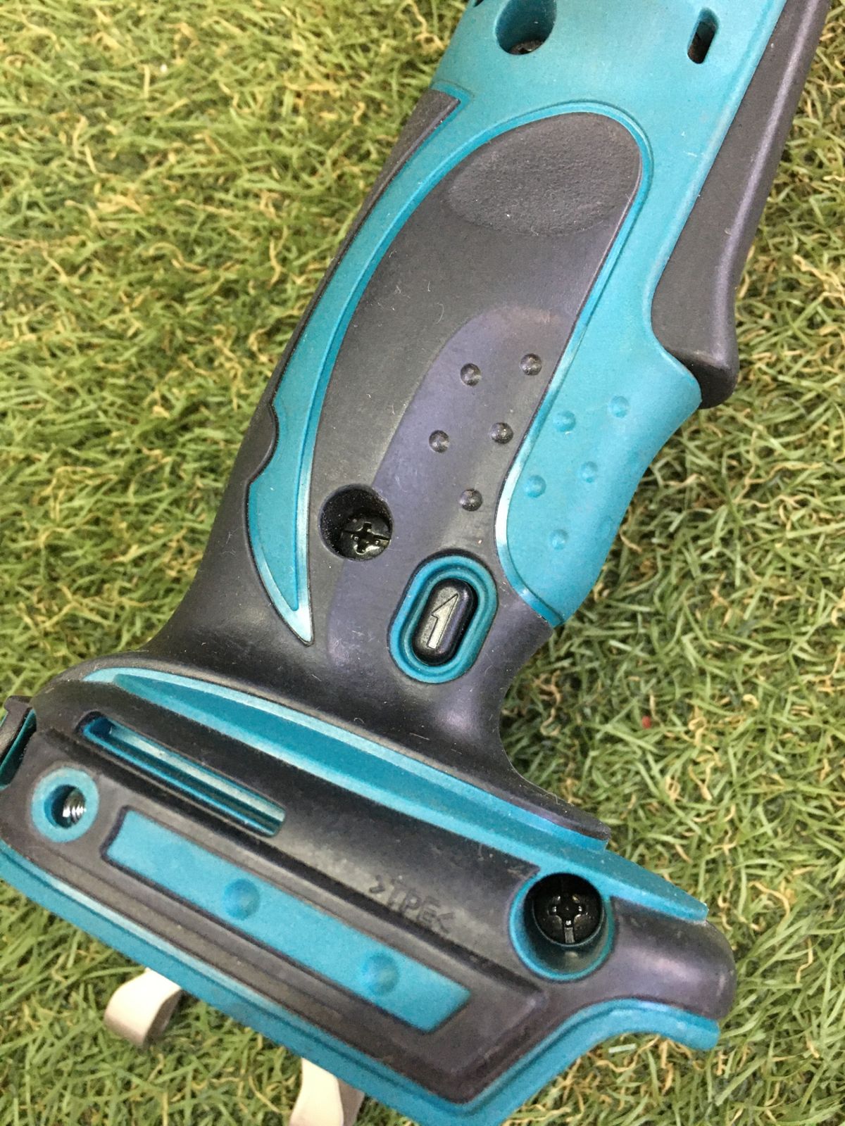  品 0906 makita マキタ 14.4 v充電式アングルインパクトドライバ 本体のみ TL 060 DZ インパクトドライバー ドライバー