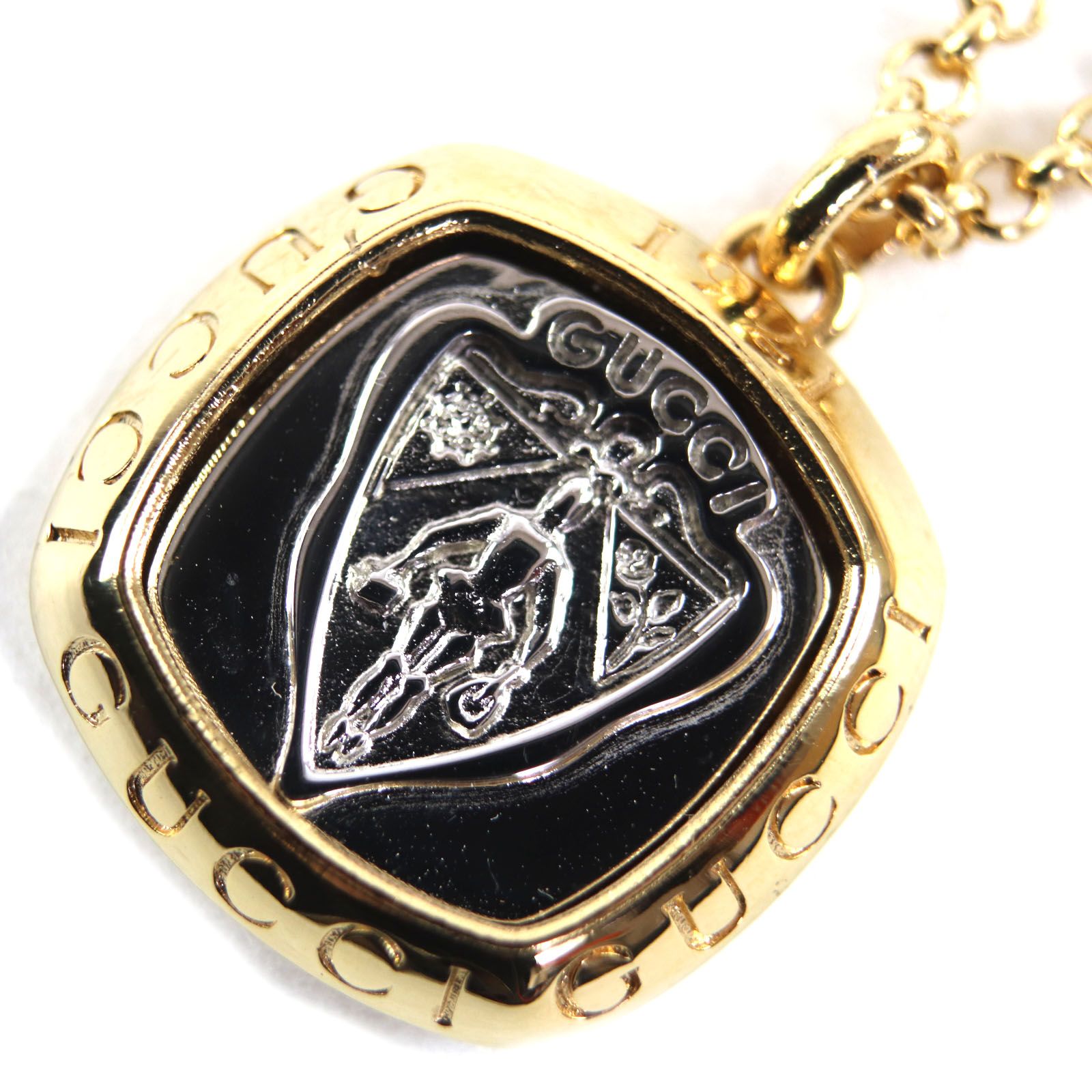 専用グッチ　btsv 着用ネックレスチャーム中古品 極美品◇GUCCI グッチ La Famiglia デムナ・ヴァザリア BTS JIN着用