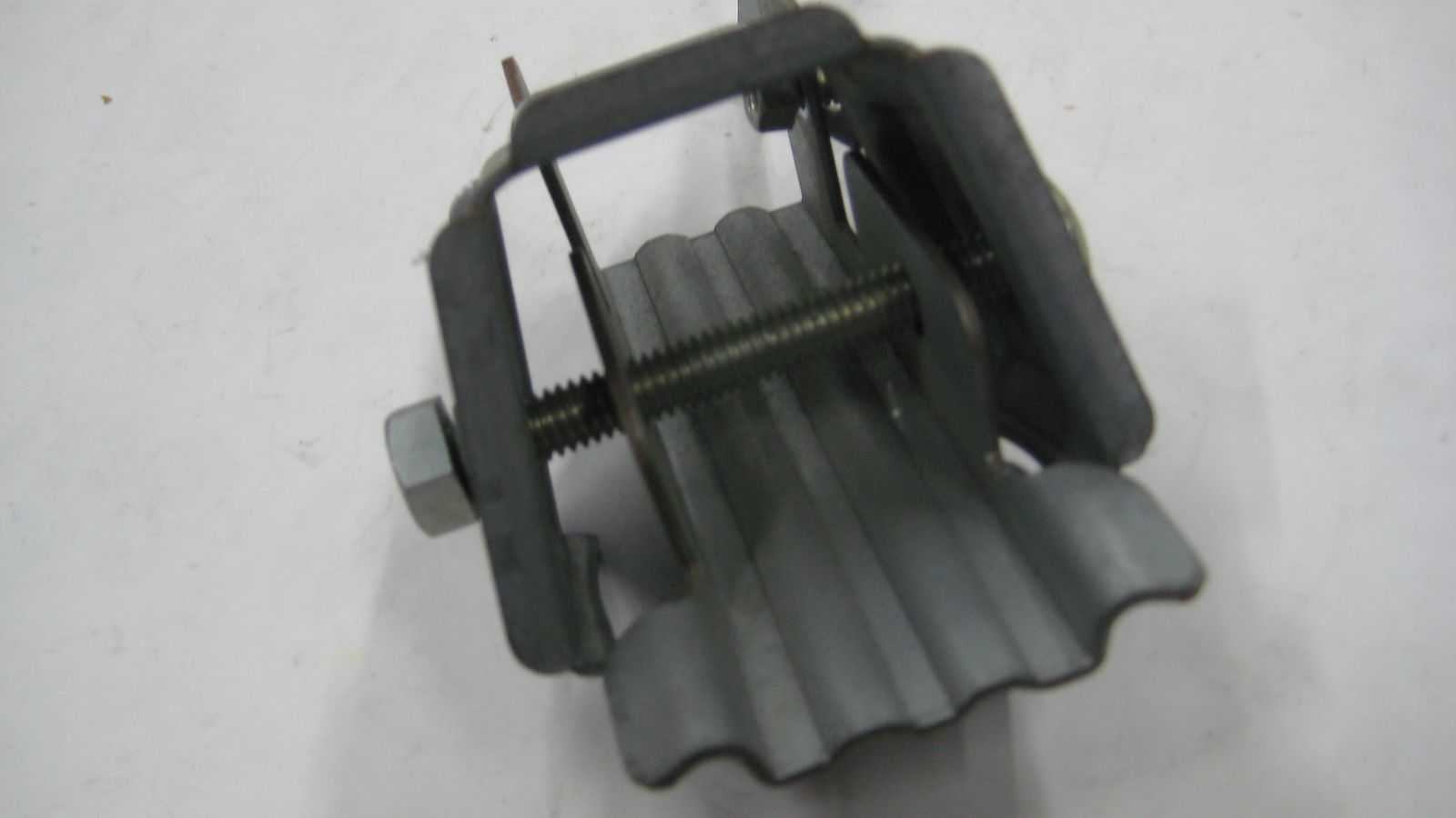 アングル取付金具