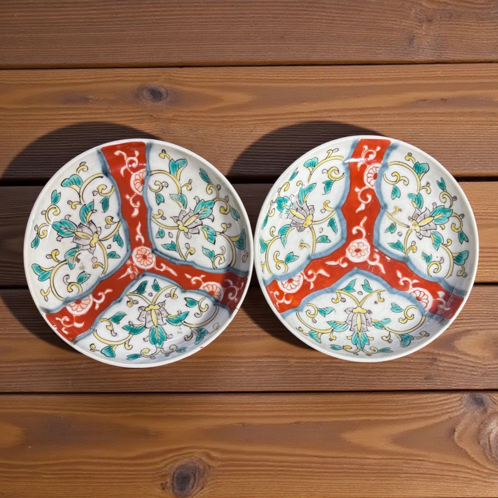 2客セット】 古伊万里 色絵 丸皿 草花文図 赤絵 時代物 取り皿 盛り皿