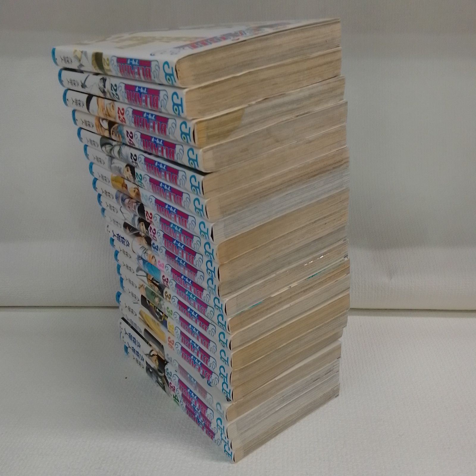 おまけ付き❗️送料無料❗️ブリーチ全巻1〜74巻＋おまけ4冊 久保帯人 ☆①【未開封あり】BLEACH ブリーチ 1~74巻 全巻＋関連書籍1冊+関連DVD