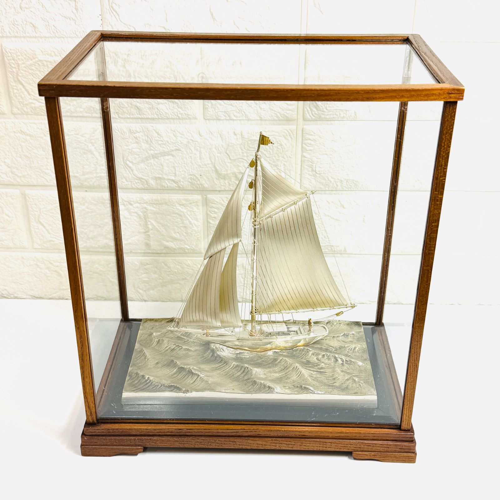 ガラスケース付き