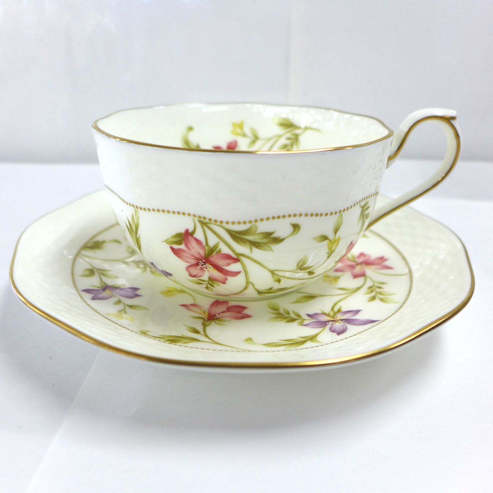 ナルミボーンチャイナ　カップ&ソーサー他セット NARUMI ナルミ ボーンチャイナ カップ＆ソーサー 4客セット 公田店