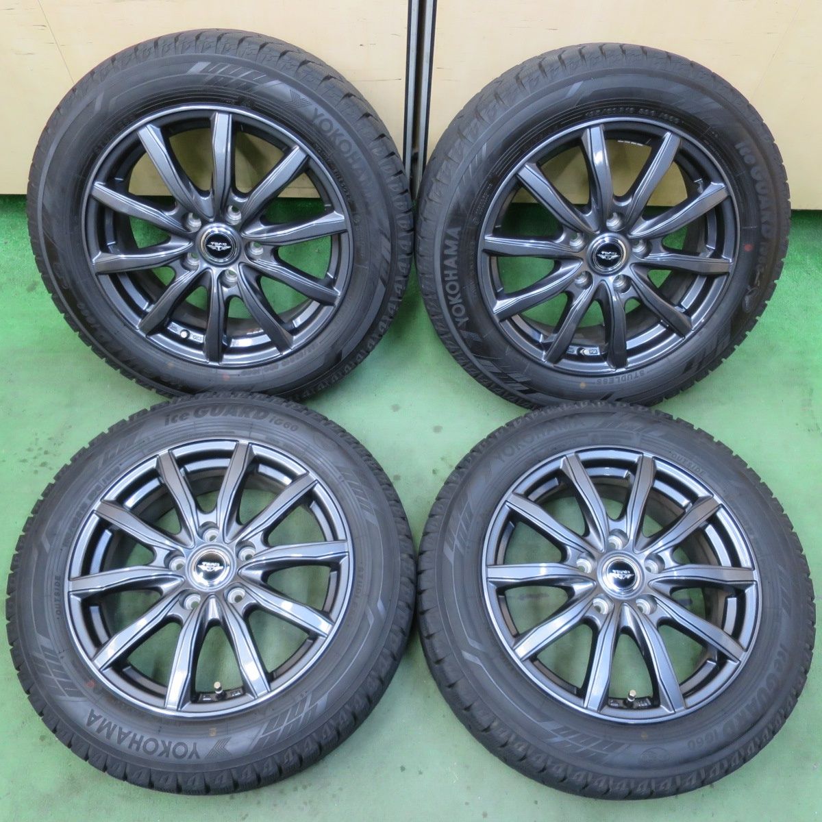 バリ溝！23年！キレイ！ほぼ10分☆スタッドレス 195/60R16 ヨコハマ