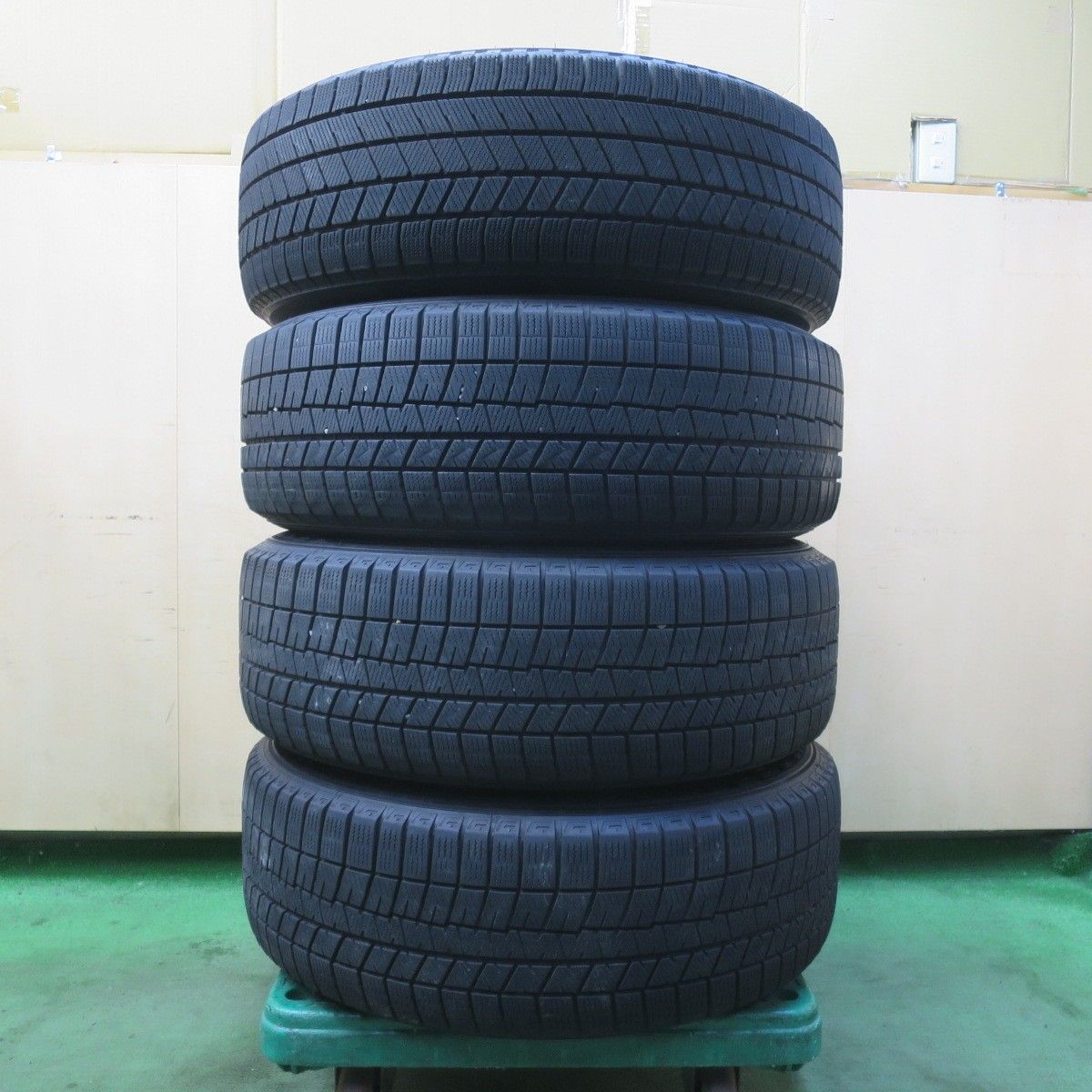 センサー付！バリ溝！23年！キレイ！9分☆スタッドレス 225/60R18 