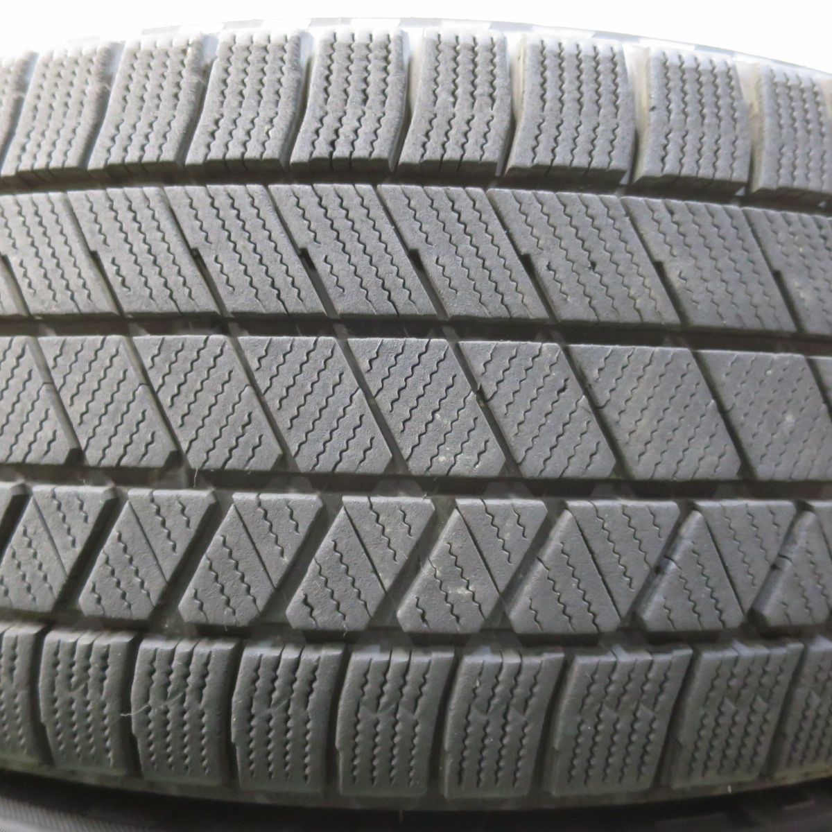 センサー付！バリ溝！23年！キレイ！9分☆スタッドレス 225/60R18