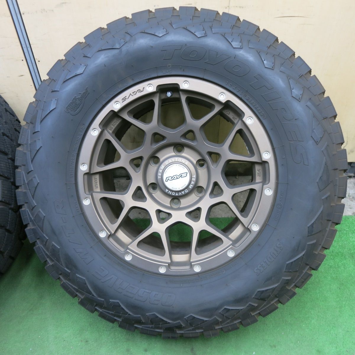 285/70R17 17インチ RAYS デイトナ M8 8.5J 8.50-17 YOKOHAMA