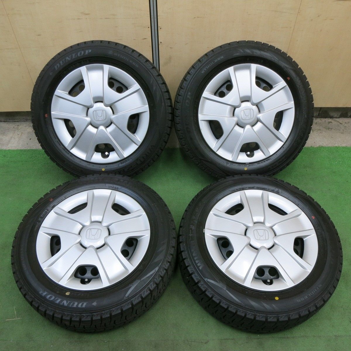 バリ溝！23年！キレイ！9.5分☆ホンダ フィット 純正 スチール 175