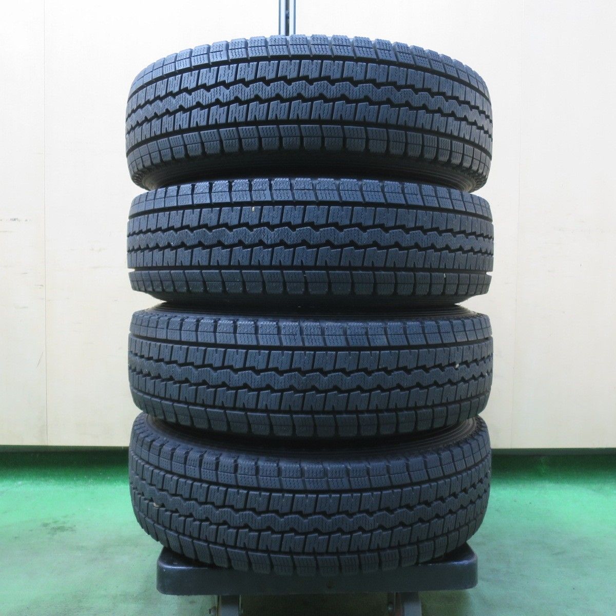 バリ溝！ほぼ10分☆スタッドレス 165R13 6PR ダンロップ ウインター