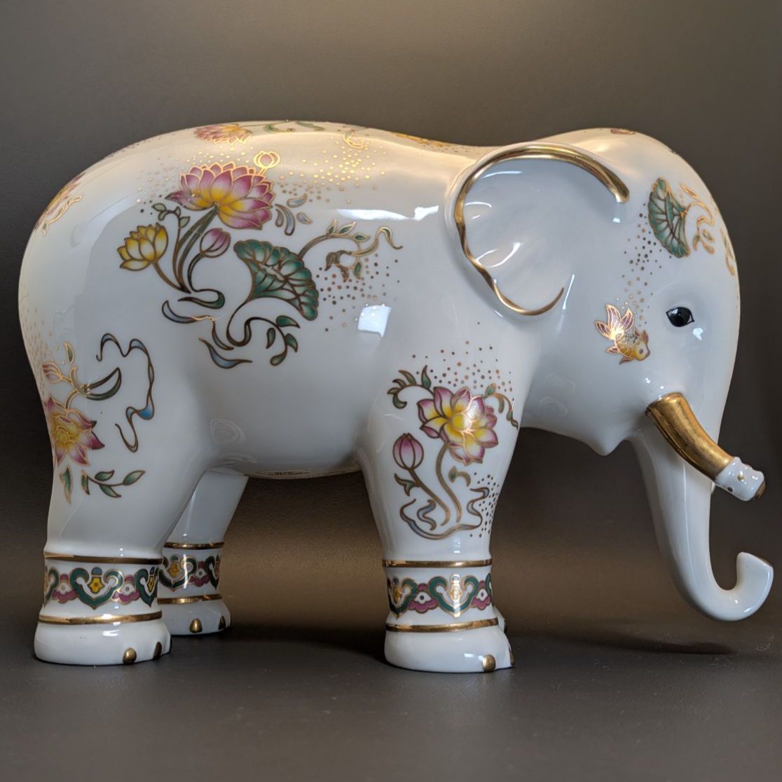 フランクリン・ミント 1989年 皇室の叡智の象 手描き磁器 白象 蓮の花