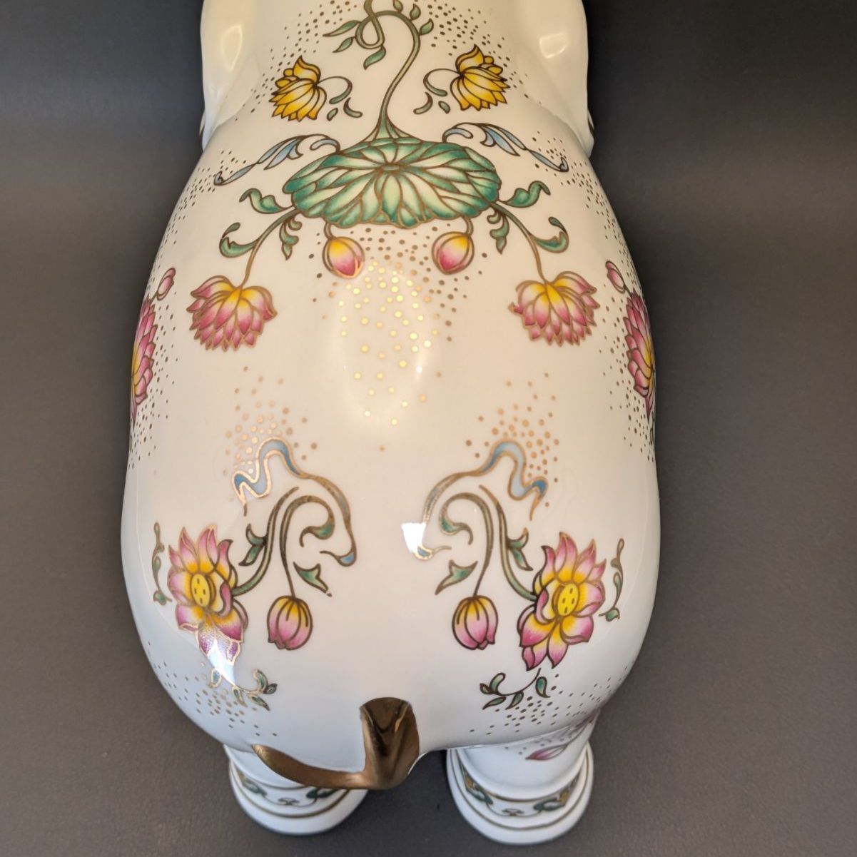 フランクリン・ミント 1989年 皇室の叡智の象 手描き磁器 白象 蓮の花