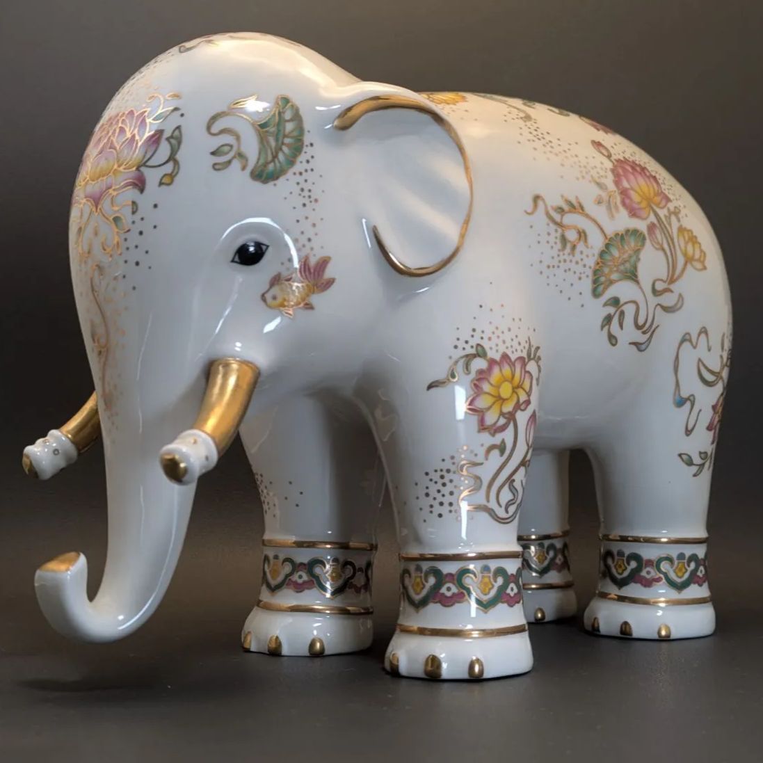 フランクリン・ミント 1989年 皇室の叡智の象 手描き磁器 白象 蓮の花