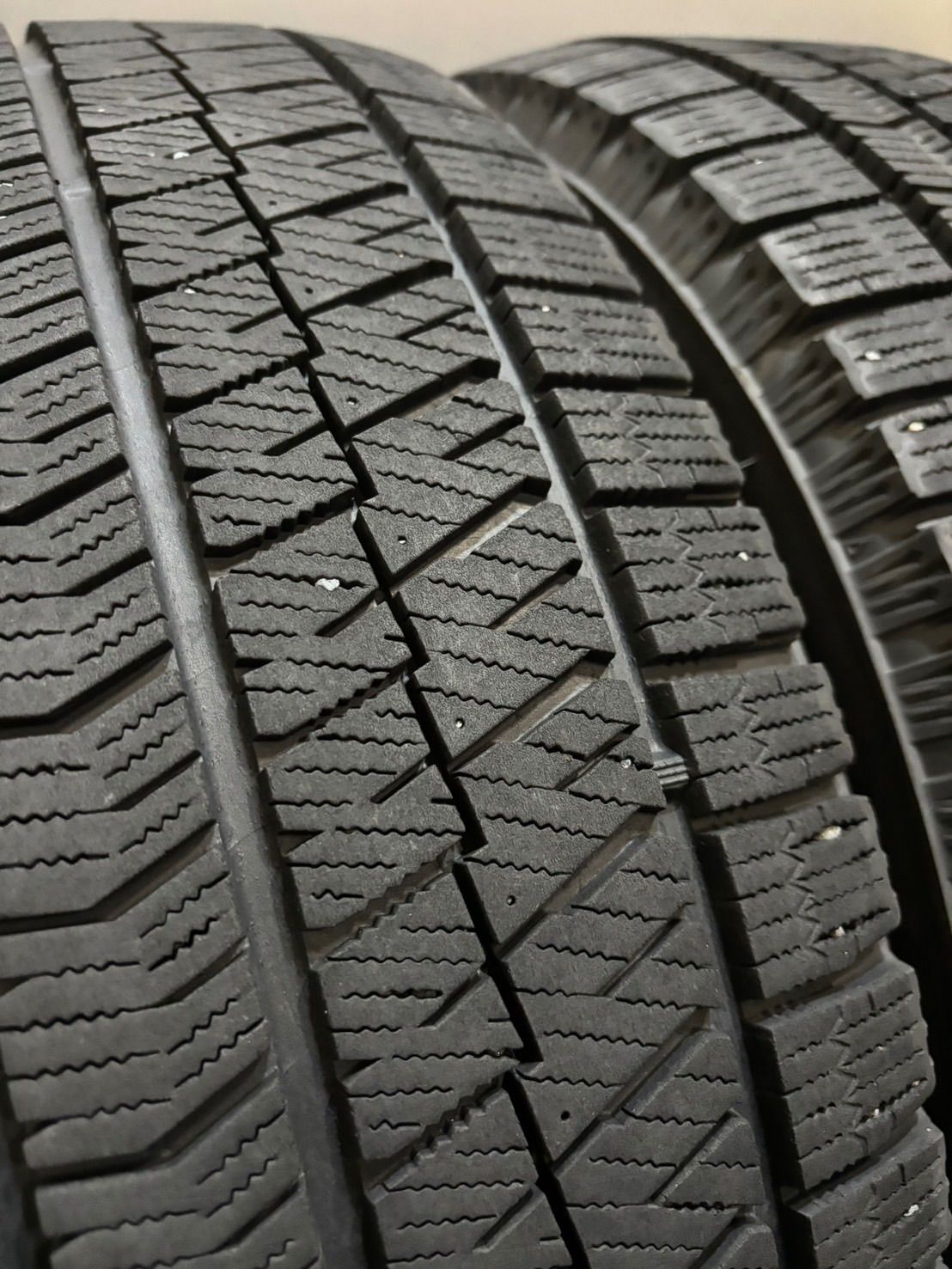 ☆215/55R17 BRIDGESTONE/VRX2 18年/19年製 スタッドレス 4本