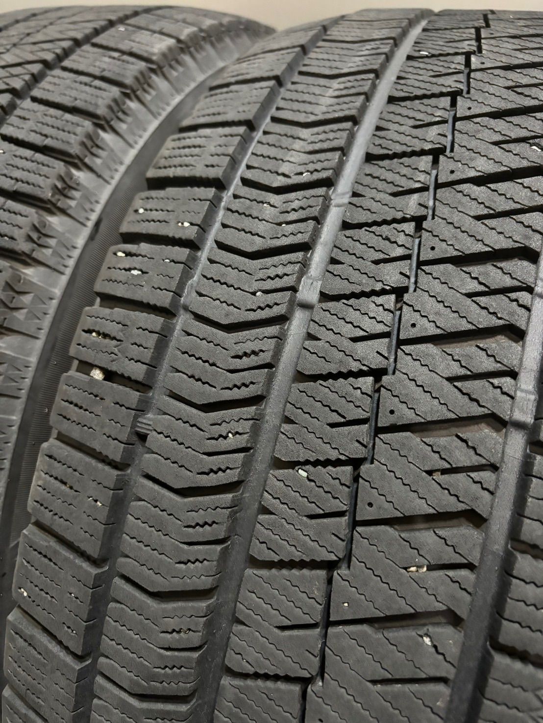 ☆215/55R17 BRIDGESTONE/VRX2 18年/19年製 スタッドレス 4本
