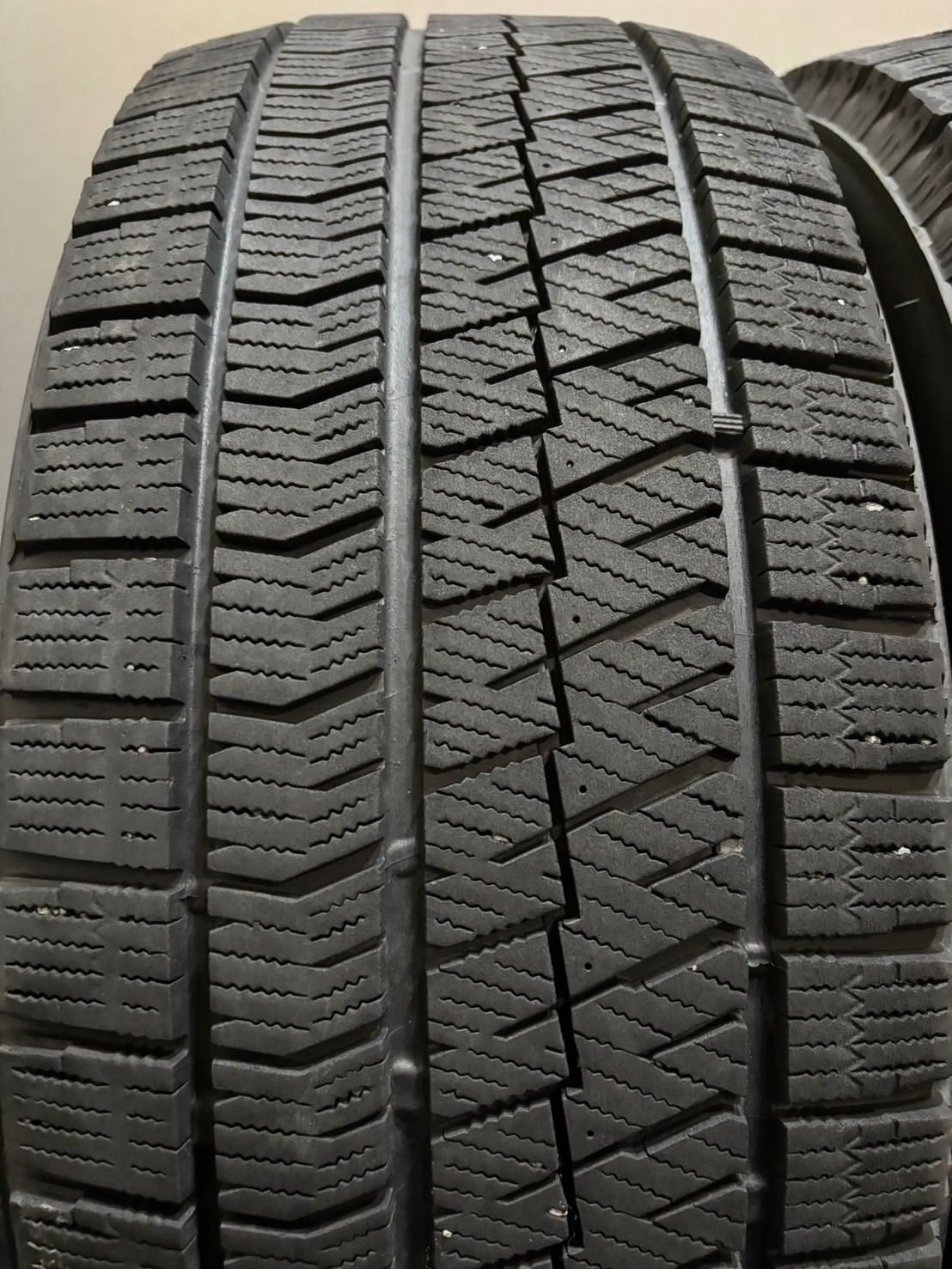 ☆215/55R17 BRIDGESTONE/VRX2 18年/19年製 スタッドレス 4本
