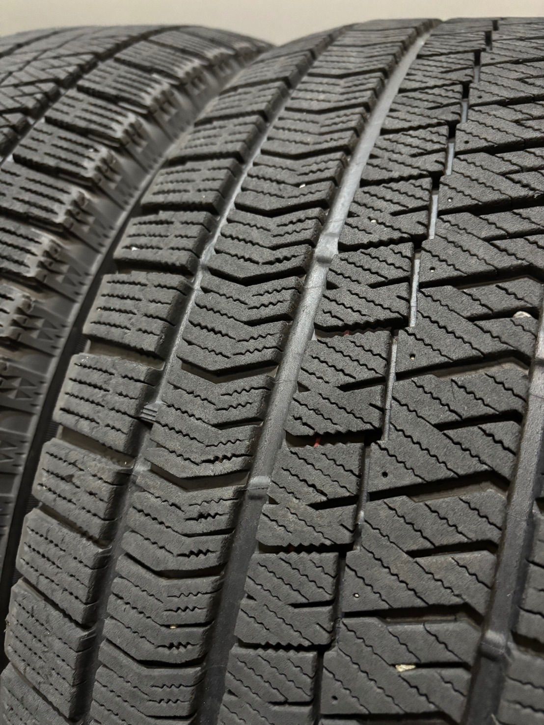 ☆215/55R17 BRIDGESTONE/VRX2 18年/19年製 スタッドレス 4本