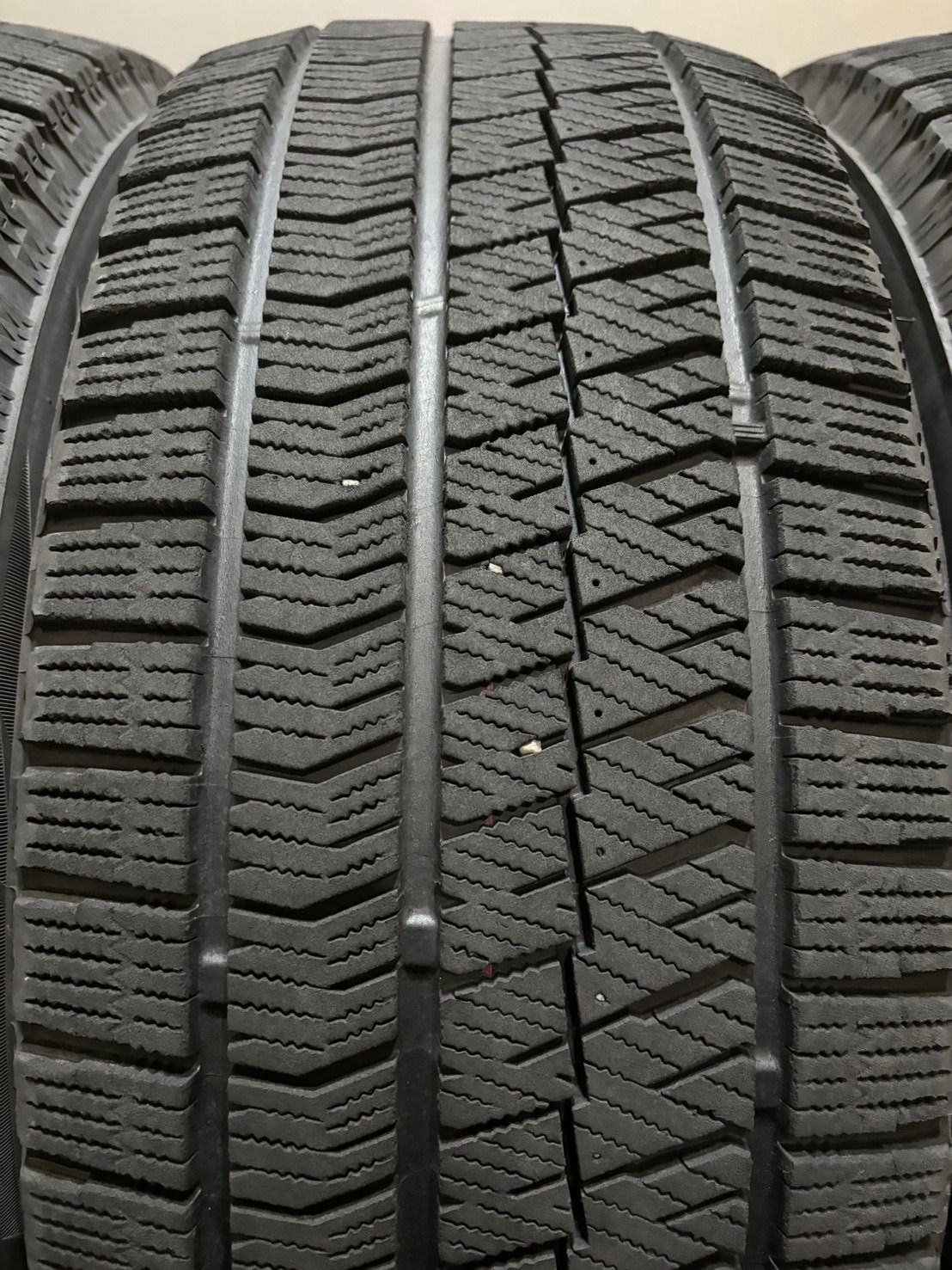 ☆215/55R17 BRIDGESTONE/VRX2 18年/19年製 スタッドレス 4本